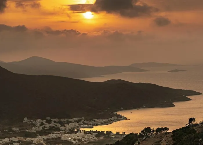 Mikro.Kastro Kalotaritissa In Chora Amorgos