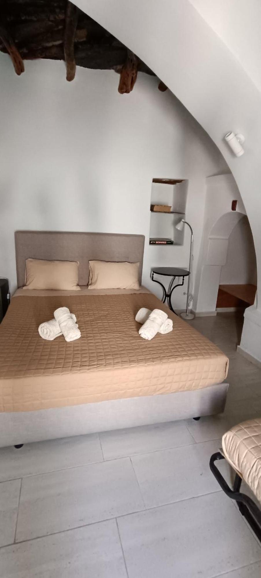 Apartment Mikro.kastro Kalotaritissa In Chora