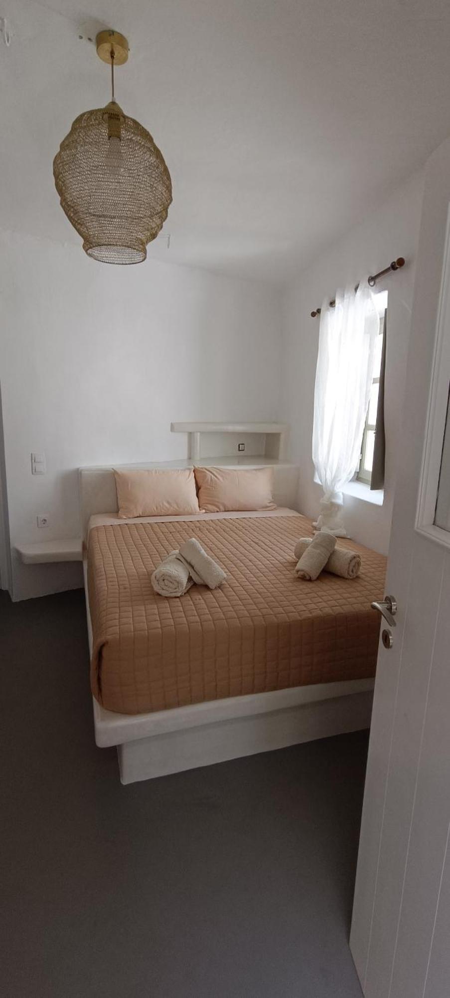 Apartment Mikro.kastro Kalotaritissa In Chora *